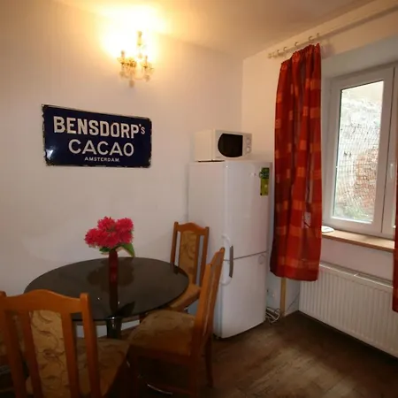 No.6 Zahradni 31