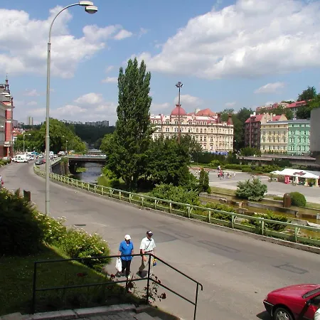 No.6 Zahradni 31 *